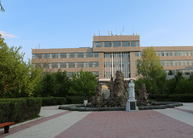 赤峰学院医学院