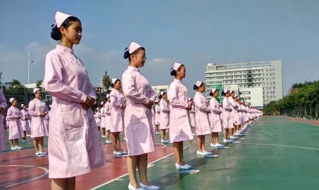 四川省宜宾卫生学校学生风采展示