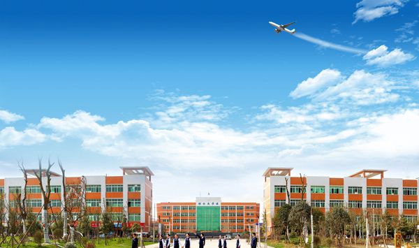 成都东星航空旅游专修学院校大门全景图